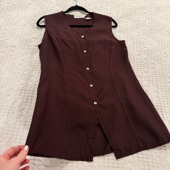 Club Monaco Silk Burgundy Top - Picture 4 of 4